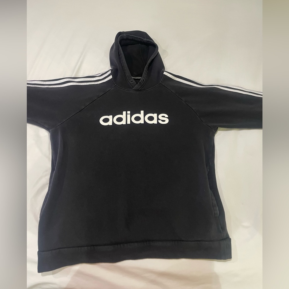 Monday-Friday flash sale ‼️

Black and white Addias hoodie